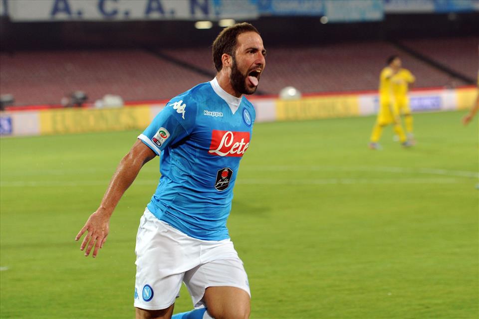 Napoli-Sampdoria esultanza primo gol Higuain