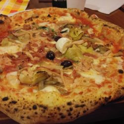 La vera pizza napoletana la trovi anche a Mugnano del Cardinale