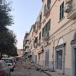 Paura a Napoli e nei Campi Flegrei: forte scossa di magnitudo 4.7, danni a Pozzuoli e trasporti in tilt